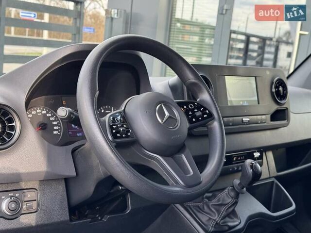Белый Мерседес Sprinter, объемом двигателя 2.2 л и пробегом 251 тыс. км за 28500 $, фото 4 на Automoto.ua
