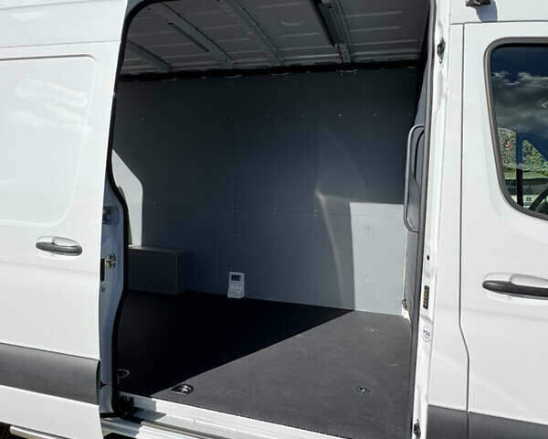 Белый Мерседес Sprinter, объемом двигателя 2 л и пробегом 70 тыс. км за 22400 $, фото 40 на Automoto.ua