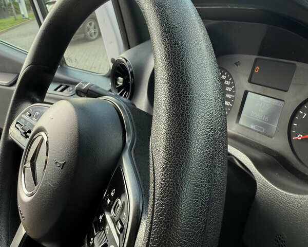 Белый Мерседес Sprinter, объемом двигателя 2.2 л и пробегом 208 тыс. км за 26999 $, фото 53 на Automoto.ua
