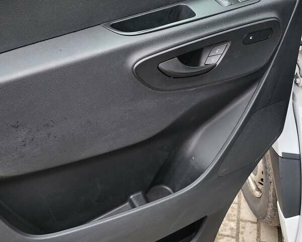 Білий Мерседес Sprinter, об'ємом двигуна 2.2 л та пробігом 216 тис. км за 26400 $, фото 32 на Automoto.ua