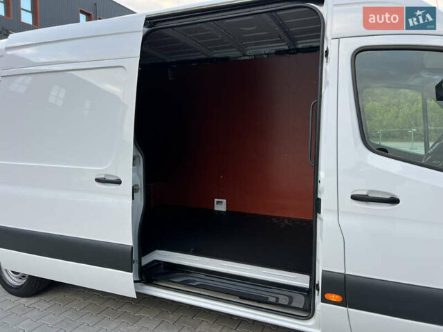 Белый Мерседес Sprinter, объемом двигателя 2.2 л и пробегом 253 тыс. км за 24700 $, фото 92 на Automoto.ua