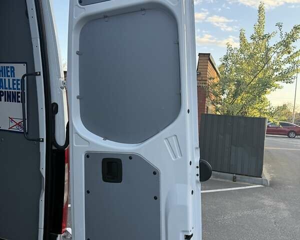Белый Мерседес Sprinter, объемом двигателя 2 л и пробегом 235 тыс. км за 30850 $, фото 58 на Automoto.ua