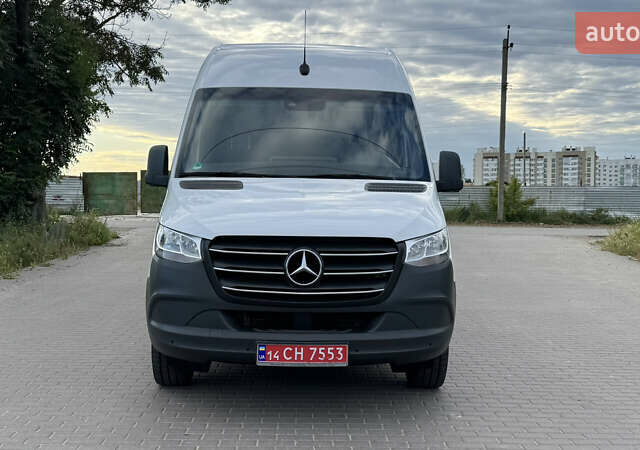 Белый Мерседес Sprinter, объемом двигателя 1.95 л и пробегом 241 тыс. км за 25900 $, фото 1 на Automoto.ua