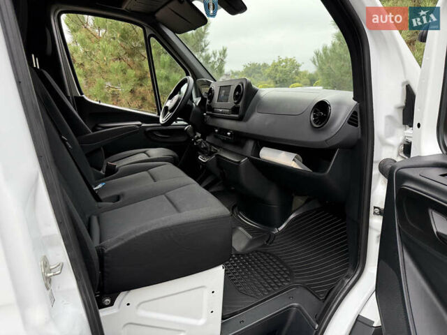 Белый Мерседес Sprinter, объемом двигателя 2 л и пробегом 240 тыс. км за 25999 $, фото 40 на Automoto.ua