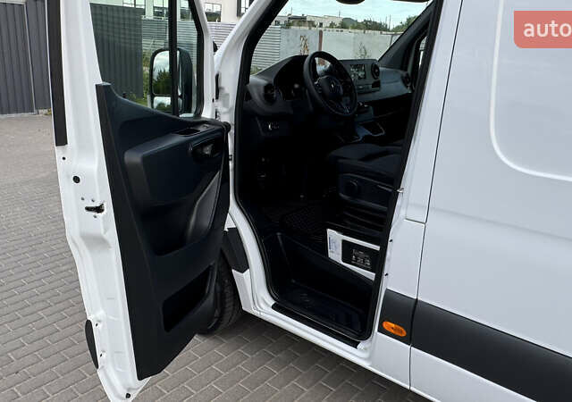 Белый Мерседес Sprinter, объемом двигателя 1.95 л и пробегом 241 тыс. км за 25900 $, фото 22 на Automoto.ua