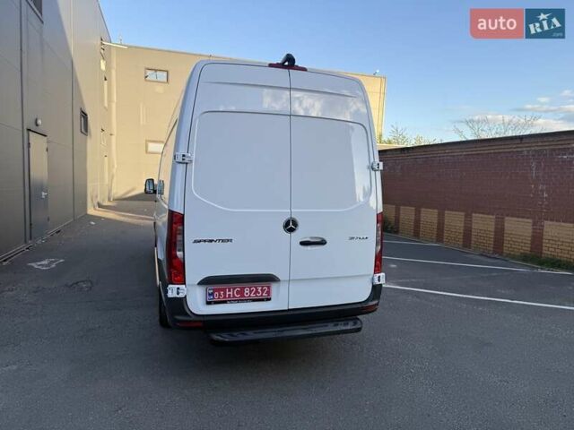 Белый Мерседес Sprinter, объемом двигателя 2 л и пробегом 235 тыс. км за 30850 $, фото 5 на Automoto.ua