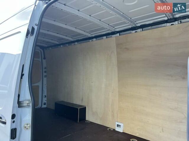 Белый Мерседес Sprinter, объемом двигателя 2 л и пробегом 191 тыс. км за 24850 $, фото 63 на Automoto.ua