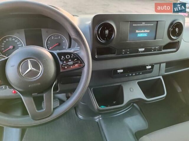 Белый Мерседес Sprinter, объемом двигателя 2.1 л и пробегом 300 тыс. км за 26400 $, фото 32 на Automoto.ua