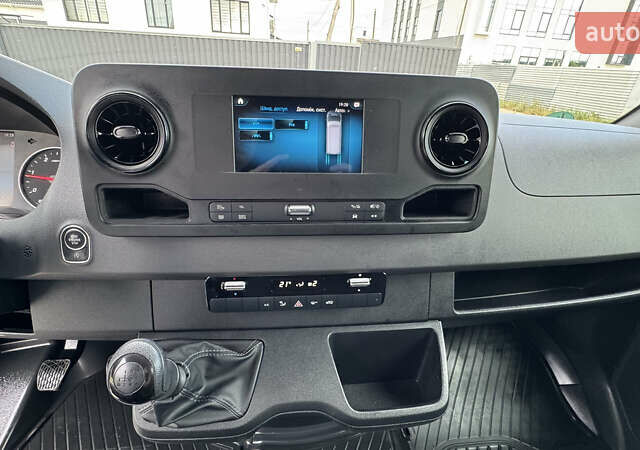 Белый Мерседес Sprinter, объемом двигателя 1.95 л и пробегом 241 тыс. км за 25900 $, фото 44 на Automoto.ua