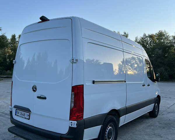 Белый Мерседес Sprinter, объемом двигателя 3 л и пробегом 51 тыс. км за 33900 $, фото 4 на Automoto.ua