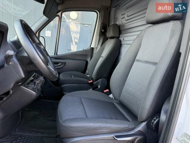 Белый Мерседес Sprinter, объемом двигателя 2.2 л и пробегом 198 тыс. км за 23950 $, фото 25 на Automoto.ua