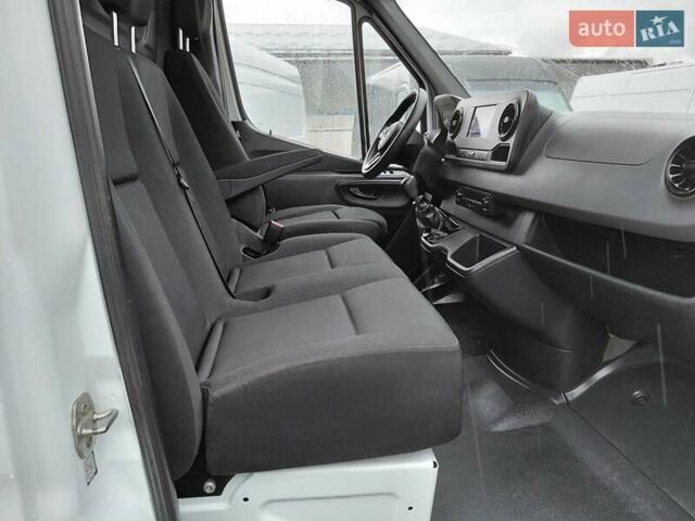 Белый Мерседес Sprinter, объемом двигателя 0 л и пробегом 207 тыс. км за 22600 $, фото 46 на Automoto.ua