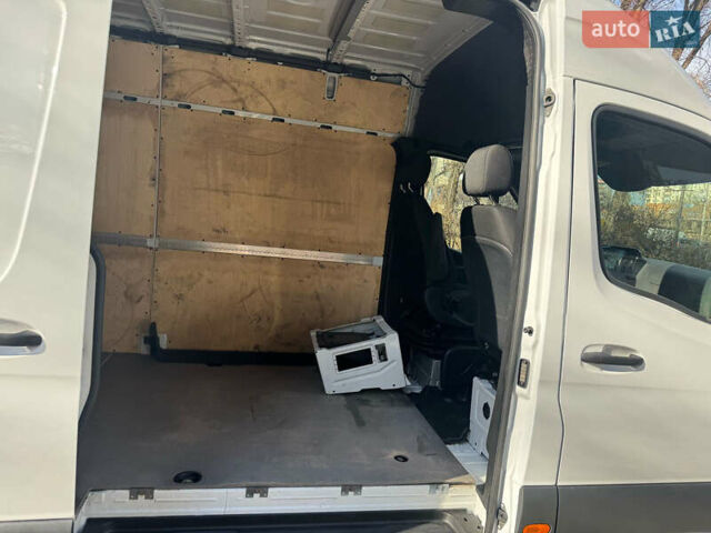 Белый Мерседес Sprinter, объемом двигателя 2.99 л и пробегом 200 тыс. км за 45500 $, фото 9 на Automoto.ua