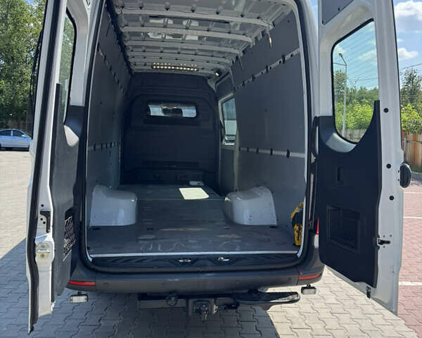 Білий Мерседес Sprinter, об'ємом двигуна 2.99 л та пробігом 273 тис. км за 49898 $, фото 9 на Automoto.ua