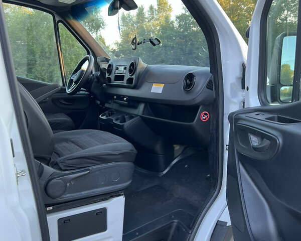 Белый Мерседес Sprinter, объемом двигателя 3 л и пробегом 51 тыс. км за 33900 $, фото 15 на Automoto.ua