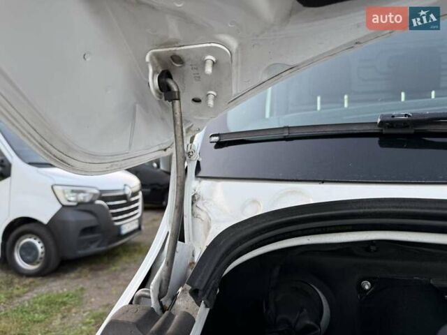 Белый Мерседес Sprinter, объемом двигателя 2 л и пробегом 311 тыс. км за 23900 $, фото 15 на Automoto.ua