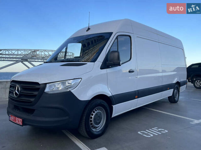 Белый Мерседес Sprinter, объемом двигателя 2.2 л и пробегом 288 тыс. км за 24900 $, фото 1 на Automoto.ua
