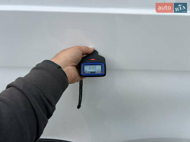 Белый Мерседес Sprinter, объемом двигателя 2.2 л и пробегом 253 тыс. км за 24700 $, фото 193 на Automoto.ua