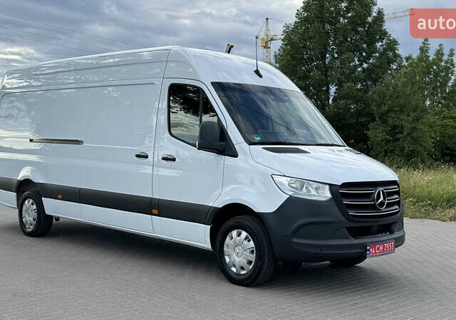 Белый Мерседес Sprinter, объемом двигателя 1.95 л и пробегом 241 тыс. км за 25900 $, фото 3 на Automoto.ua