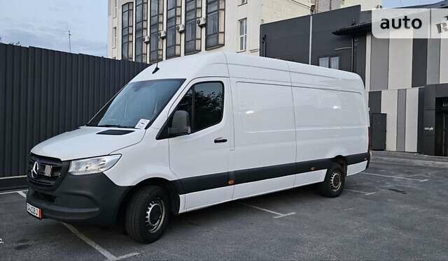 Белый Мерседес Sprinter, объемом двигателя 2.2 л и пробегом 490 тыс. км за 25990 $, фото 1 на Automoto.ua