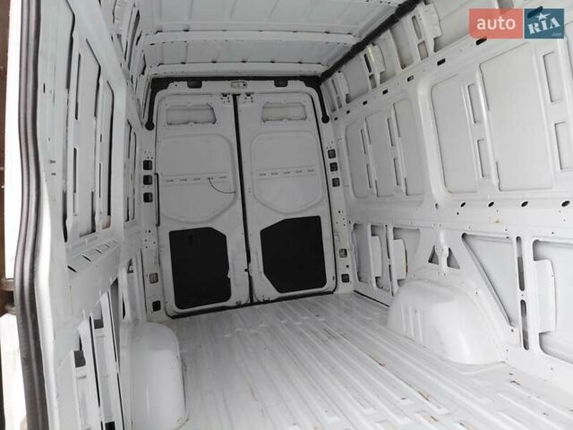 Белый Мерседес Sprinter, объемом двигателя 0 л и пробегом 207 тыс. км за 22600 $, фото 16 на Automoto.ua