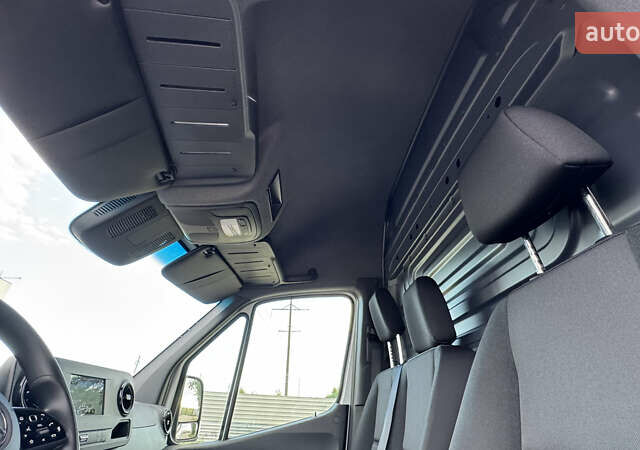 Белый Мерседес Sprinter, объемом двигателя 1.95 л и пробегом 241 тыс. км за 25900 $, фото 31 на Automoto.ua