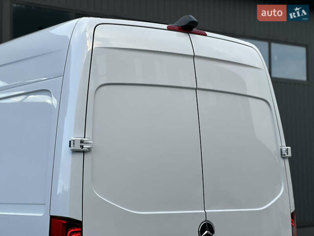 Белый Мерседес Sprinter, объемом двигателя 2.2 л и пробегом 253 тыс. км за 24700 $, фото 65 на Automoto.ua