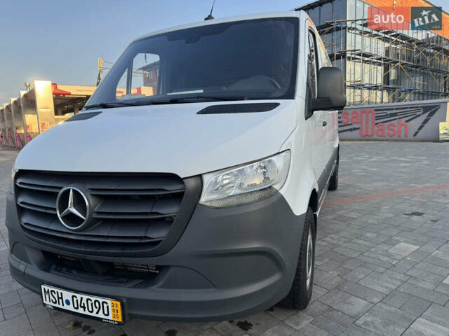 Білий Мерседес Sprinter, об'ємом двигуна 2.14 л та пробігом 332 тис. км за 21863 $, фото 1 на Automoto.ua