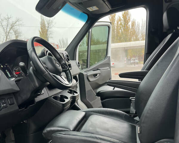 Білий Мерседес Sprinter, об'ємом двигуна 0 л та пробігом 200 тис. км за 40000 $, фото 15 на Automoto.ua