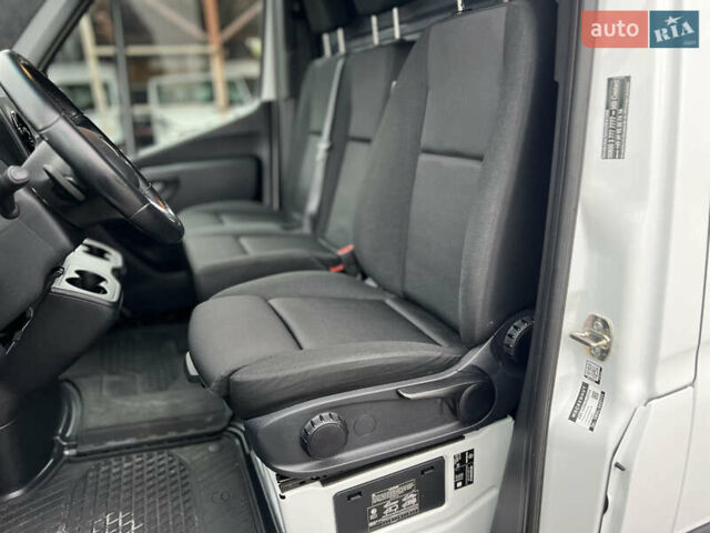 Белый Мерседес Sprinter, объемом двигателя 2 л и пробегом 237 тыс. км за 25499 $, фото 17 на Automoto.ua