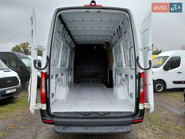Белый Мерседес Sprinter, объемом двигателя 0 л и пробегом 207 тыс. км за 22600 $, фото 31 на Automoto.ua