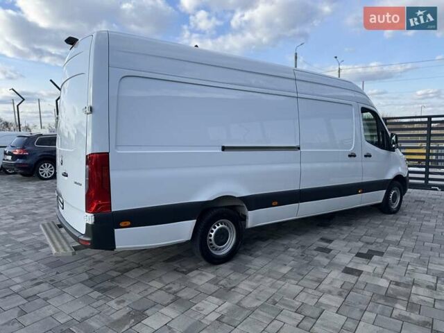 Белый Мерседес Sprinter, объемом двигателя 2.2 л и пробегом 251 тыс. км за 28500 $, фото 2 на Automoto.ua