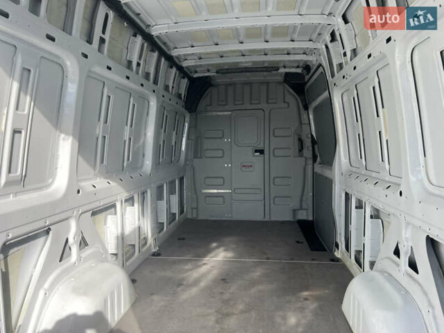 Белый Мерседес Sprinter, объемом двигателя 3 л и пробегом 24 тыс. км за 43000 $, фото 7 на Automoto.ua