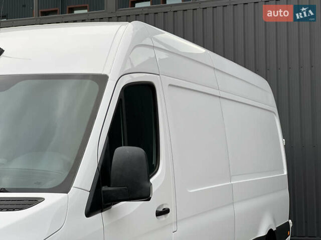 Белый Мерседес Sprinter, объемом двигателя 2.2 л и пробегом 253 тыс. км за 24700 $, фото 44 на Automoto.ua