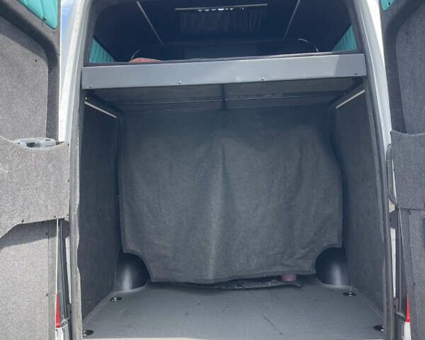 Белый Мерседес Sprinter, объемом двигателя 1.95 л и пробегом 560 тыс. км за 46717 $, фото 2 на Automoto.ua