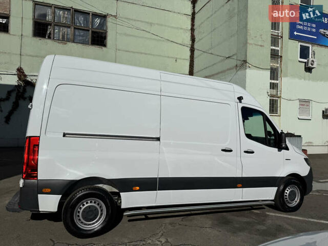 Белый Мерседес Sprinter, объемом двигателя 2 л и пробегом 70 тыс. км за 22400 $, фото 6 на Automoto.ua