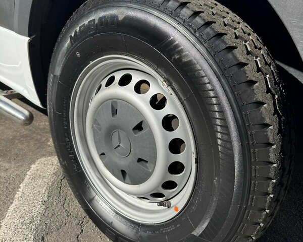 Белый Мерседес Sprinter, объемом двигателя 2 л и пробегом 70 тыс. км за 22400 $, фото 31 на Automoto.ua