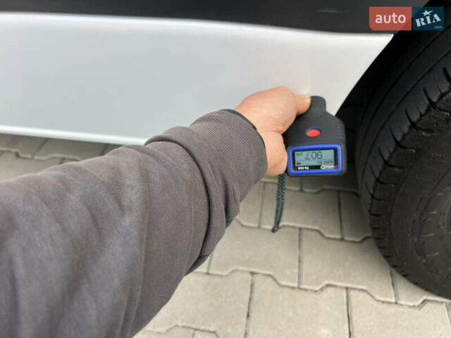 Белый Мерседес Sprinter, объемом двигателя 2.2 л и пробегом 253 тыс. км за 24700 $, фото 173 на Automoto.ua