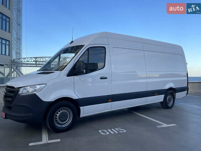 Белый Мерседес Sprinter, объемом двигателя 2.2 л и пробегом 288 тыс. км за 24900 $, фото 3 на Automoto.ua