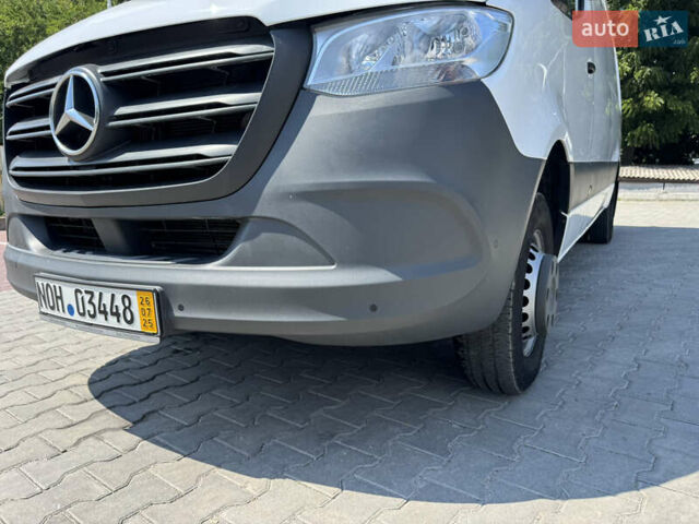 Білий Мерседес Sprinter, об'ємом двигуна 2.99 л та пробігом 273 тис. км за 49898 $, фото 2 на Automoto.ua