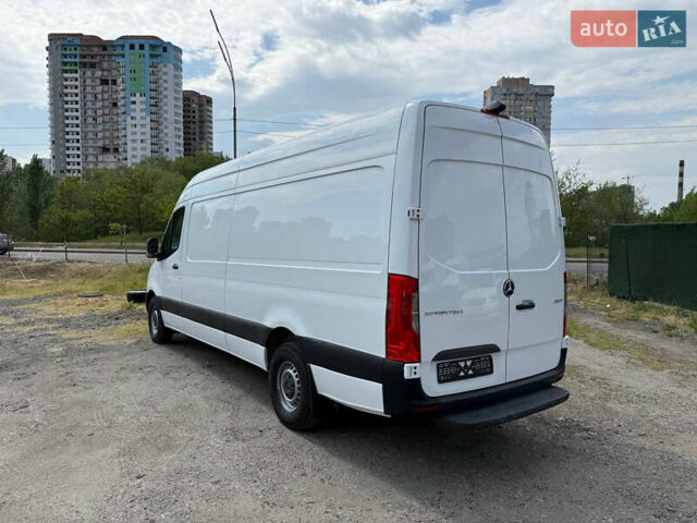 Белый Мерседес Sprinter, объемом двигателя 3 л и пробегом 303 тыс. км за 36999 $, фото 5 на Automoto.ua