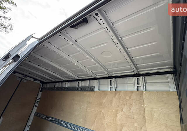 Белый Мерседес Sprinter, объемом двигателя 1.95 л и пробегом 241 тыс. км за 25900 $, фото 56 на Automoto.ua