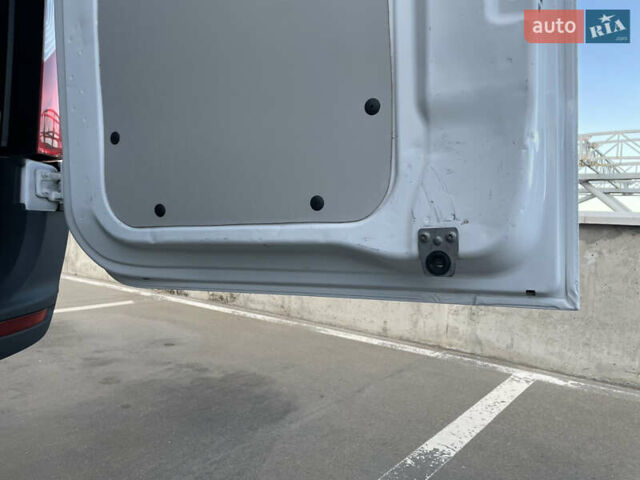 Белый Мерседес Sprinter, объемом двигателя 2.2 л и пробегом 288 тыс. км за 24900 $, фото 57 на Automoto.ua