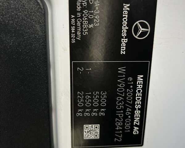 Белый Мерседес Sprinter, объемом двигателя 2.2 л и пробегом 253 тыс. км за 24700 $, фото 140 на Automoto.ua