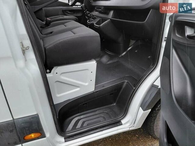 Белый Мерседес Sprinter, объемом двигателя 0 л и пробегом 207 тыс. км за 22600 $, фото 47 на Automoto.ua