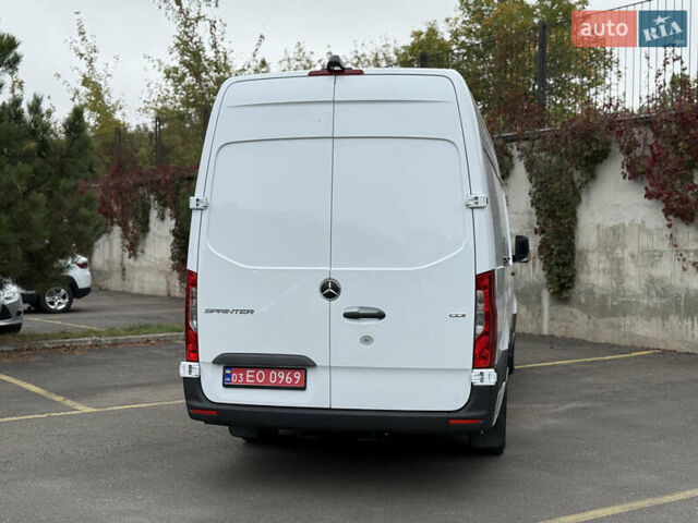 Белый Мерседес Sprinter, объемом двигателя 2 л и пробегом 240 тыс. км за 25999 $, фото 14 на Automoto.ua