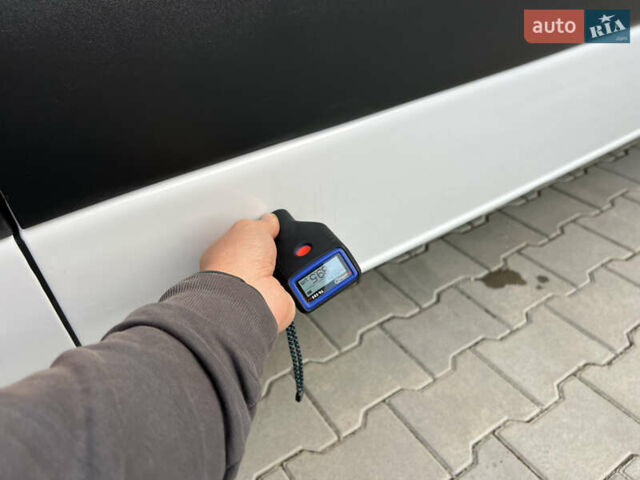 Белый Мерседес Sprinter, объемом двигателя 2.2 л и пробегом 253 тыс. км за 24700 $, фото 166 на Automoto.ua