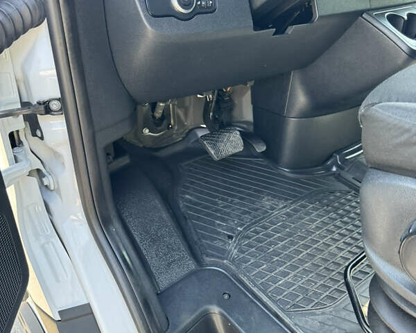 Білий Мерседес Sprinter, об'ємом двигуна 2.99 л та пробігом 273 тис. км за 49898 $, фото 15 на Automoto.ua
