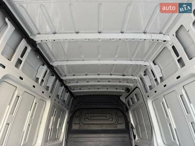 Белый Мерседес Sprinter, объемом двигателя 2 л и пробегом 311 тыс. км за 23900 $, фото 2 на Automoto.ua