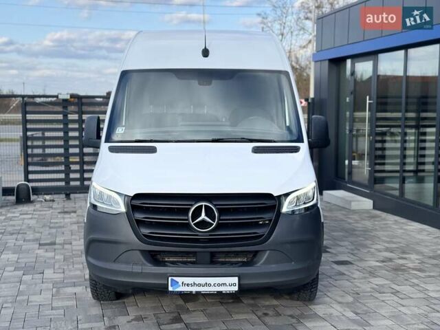 Белый Мерседес Sprinter, объемом двигателя 2.2 л и пробегом 251 тыс. км за 28500 $, фото 1 на Automoto.ua